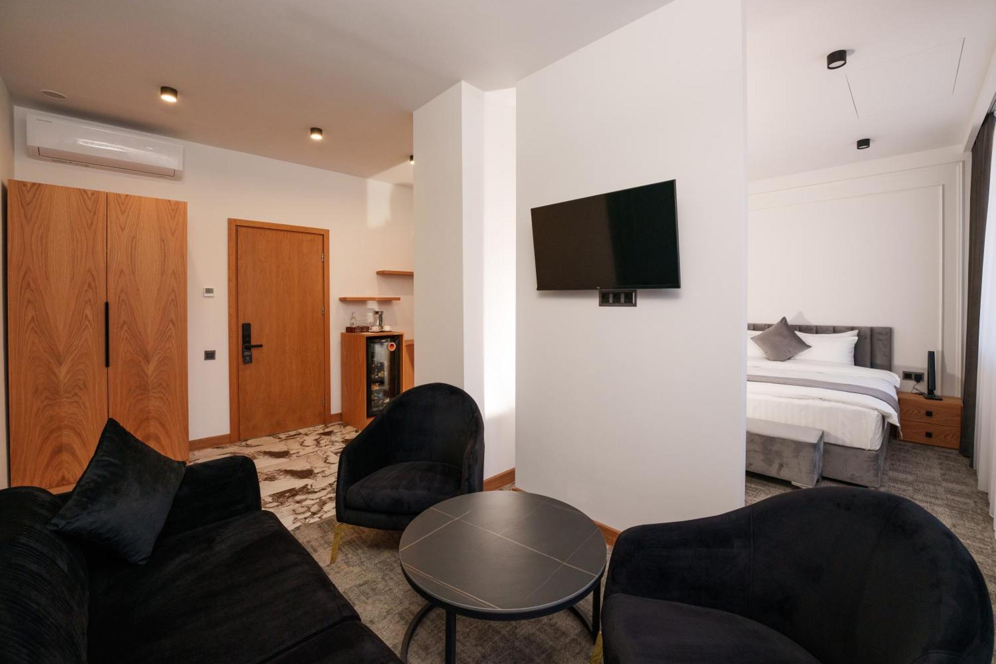 יירבאן Revive Boutique Hotel חדר תמונה